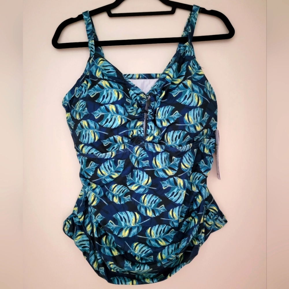 New with tags size 18 swimsuit top